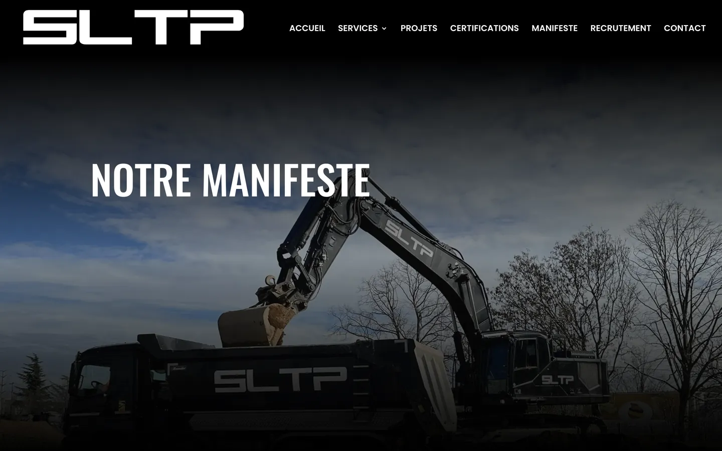 Page Manifeste du site de SLTP, une pelle mécanique aux couleurs de l’entreprise
